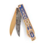 RARISSIMO ED ECCEZIONALE COLTELLO DA FRUTTA MUSICALE CON OROLOGIO, IN ORO, SMALTI E PERLE,