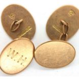 Pair of 9ct gold engraved cufflinks, one damaged, combined 4.7g. P&P Group 1 (£14+VAT for the