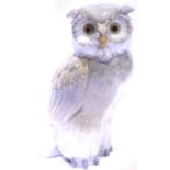 Nao Lladro owl, H: 17 cm. No cracks, chips or visible restoration. P&P Group 2 (£18+VAT for the