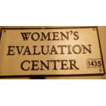 Cast Iron women's evaluation centre. L: 27 cm. P&P Group 1 (£14+VAT for the first lot and £1+VAT for