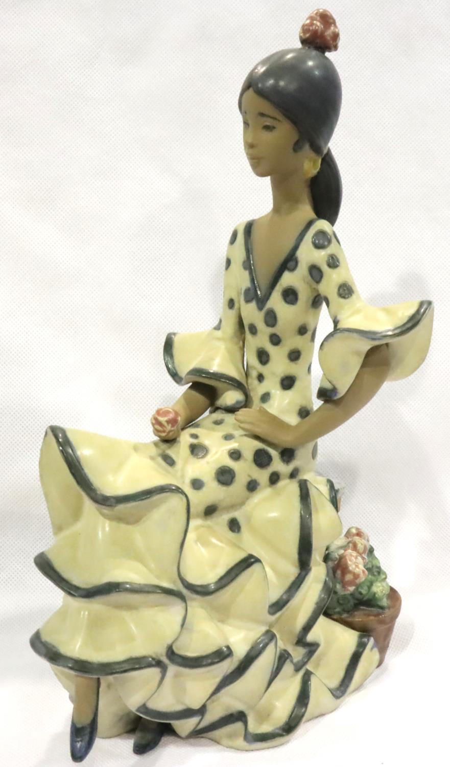 Lladro Gres Flamenco dancer, H: 35 cm, no cracks, chips or visible restoration. P&P Group 2 (£18+VAT