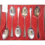 Boxed set of six hallmarked silver egg spoons. P&P Group 1 (£14+VAT for the first lot and £1+VAT for