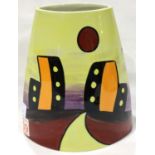 Lorna Bailey vase in the Manhattan pattern, H: 17 cm. No cracks, chips or visible restoration. P&P