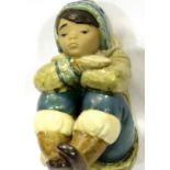 Lladro Gres seated Inuit figure, H: 20 cm, no cracks, chips or visible restoration. P&P Group 2 (£