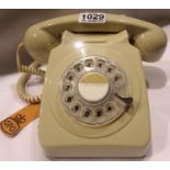 Ivory, GPO746 retro rotary telephone replica of the 1970s classic, compatible with modern