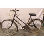 Vintage three speed Sturmy Archer geared ladies Raleigh bike. Not available for in-house P&P,