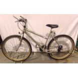 Raleigh Voyager twenty one speed 20 inch ladies mountain bike. Not available for in-house P&P,