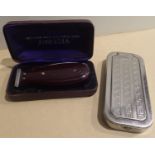 Viceroy hand powered razor and a Rolls razor. P&P Group 1 (£14+VAT for the first lot and £1+VAT