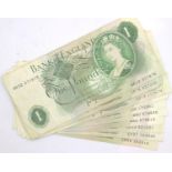 Ten mixed one pound notes of Queen Elizabeth II in used condition. P&P Group 1 (£14+VAT for the