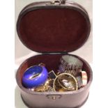 Lidded leather box containing costume jewellery, box 12 x 24 x 18 cm. P&P Group 2 (£18+VAT for the