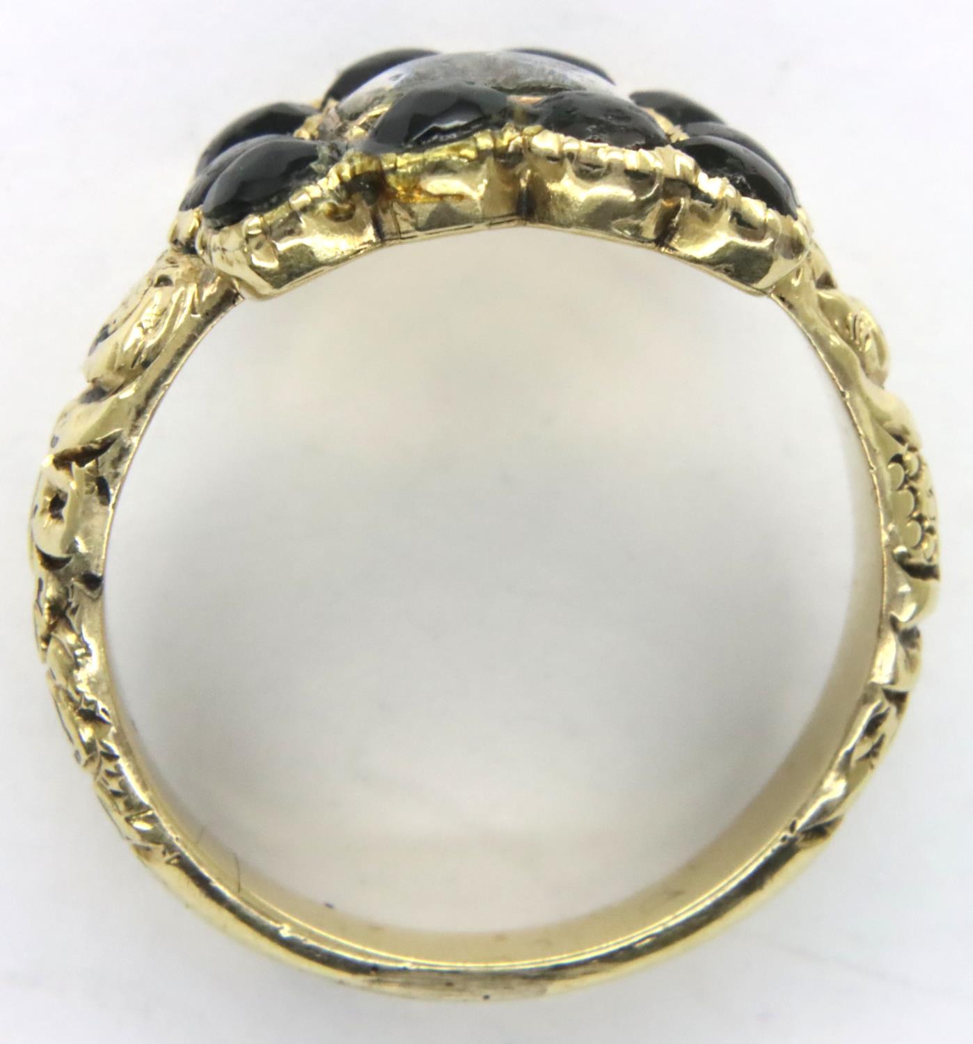 1819 Georgian 18ct gold and onyx mourning ring, size M/N, 3.7g. P&P Group 1 (£14+VAT for the first - Image 2 of 4