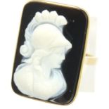 18ct gold and hardstone cameo ring, size I, 3.8g. P&P Group 1 (£14+VAT for the first lot and £1+