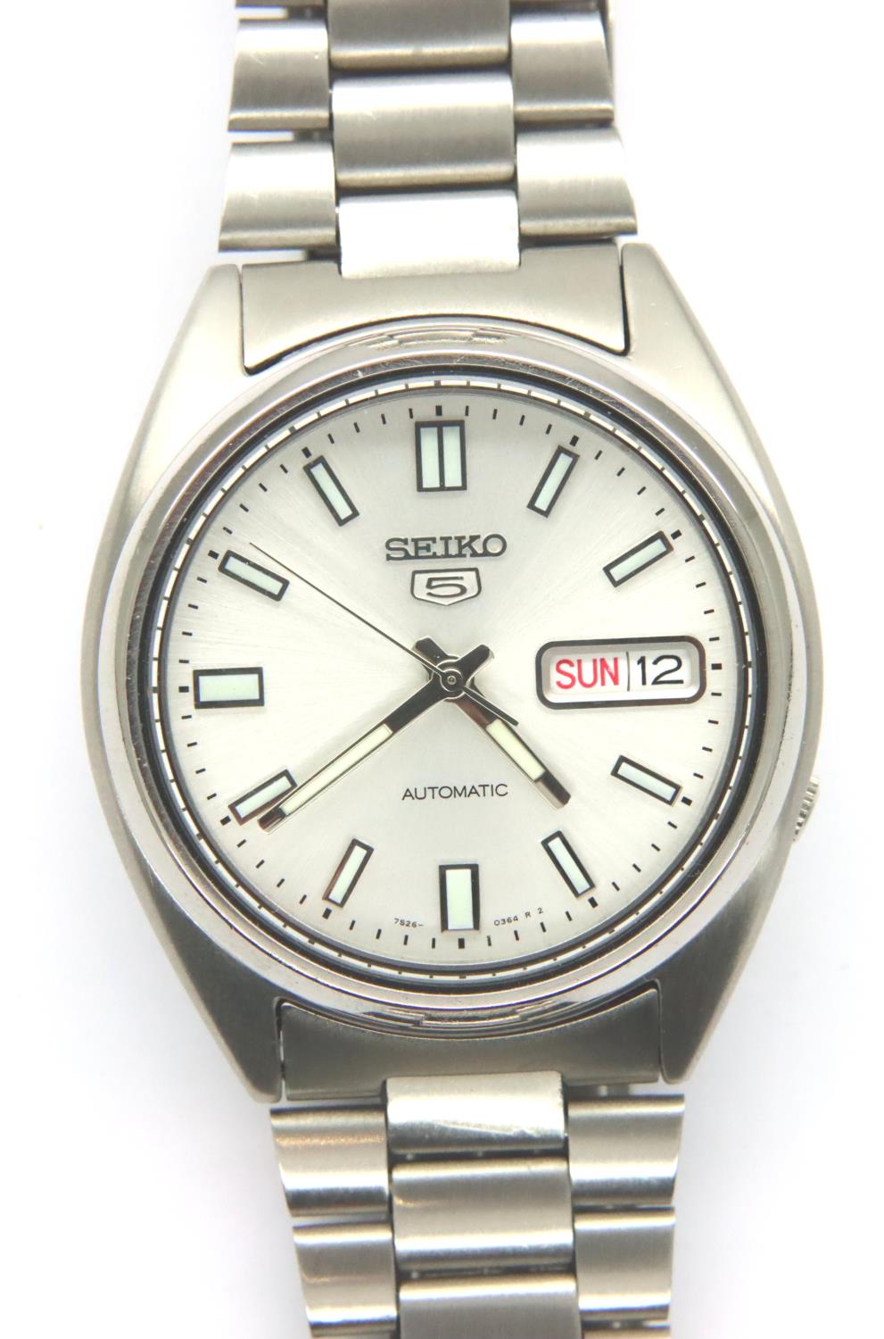 Seiko; gents 5 automatic wristwatch, day date, silver dials, stainless steel bracelet. Working at