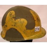 US WWII M1 camouflage steel helmet. P&P Group 2 (£18+VAT for the first lot and £3+VAT for subsequent