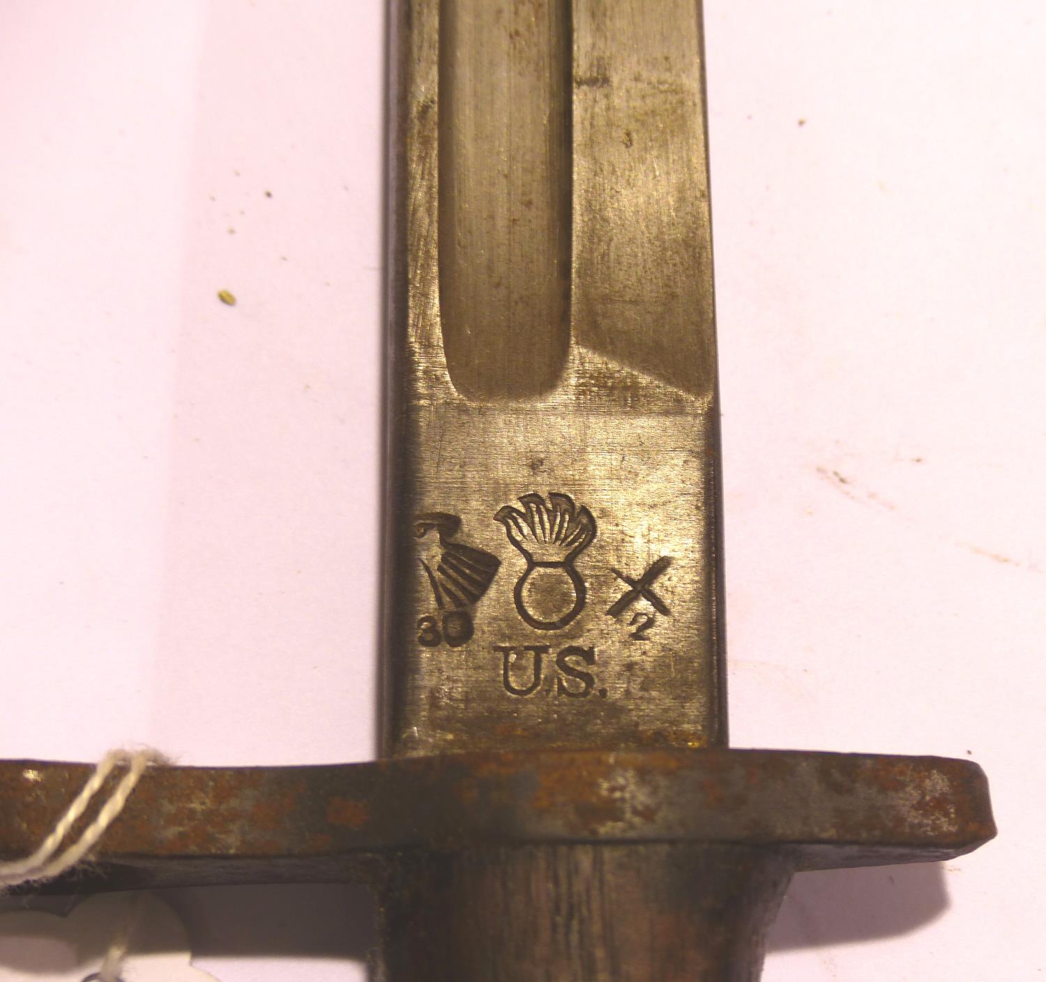 American WWII Remington bayonet with scabbard and leather frog. P&P Group 3 (£25+VAT for the first - Image 4 of 5