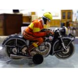 Modern reproduction tinplate motorcycle, friction drive, L: 16 cm, in excellent condition. P&P Group