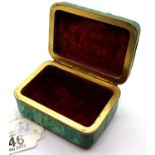 Hinged velvet lined malachite and brass trinket box, L: 90 mm. P&P Group 1 (£14+VAT for the first