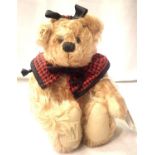 Deans bear Sadie by Barbara Sixby with certificate, H: 30 cm. P&P Group 1 (£14+VAT for the first lot