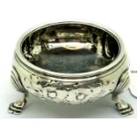 Hallmarked silver salt, London assay, D: 60 mm, 50g. P&P Group 1 (£14+VAT for the first lot and £1+