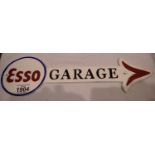 Cast iron Esso Garage arrow sign, 30 x 10 cm. P&P Group 2 (£18+VAT for the first lot and £3+VAT