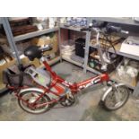 Ezgo 1 Zip folding electric bike with two batteries and charger. Not available for in-house P&P,