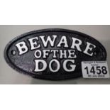 Cast iron Beware of The Dog sign, 20 x 10 cm. P&P Group 1 (£14+VAT for the first lot and £1+VAT