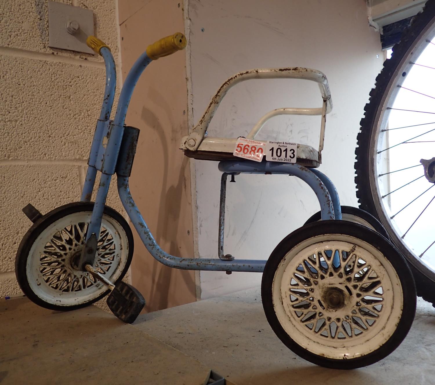 Vintage blue childs tricycle. Not available for in-house P&P, contact Paul O'Hea at Mailboxes on