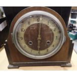 Oak cased chiming mantle clock, H: 20 cm. Not available for in-house P&P, contact Paul O'Hea at