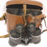 A pair of Canadian WWII military issue binoculars dated 1944, number 43337-C. P&P Group 2 (£18+VAT