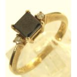 9ct gold diamond and sapphire ring, size O, 2.2g. P&P Group 1 (£14+VAT for the first lot and £1+