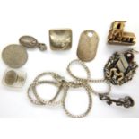 Mixed items to include chain, fobs, church charm etc, including some silver. P&P Group 1 (£14+VAT