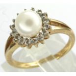 9ct gold freshwater pearl and white topaz ring, size N, 3.2g. P&P Group 1 (£14+VAT for the first lot