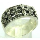 925 silver marcasite ring, size X, 11g. P&P Group 1 (£14+VAT for the first lot and £1+VAT for