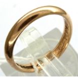 9ct gold wedding band, size N, 2.6g. P&P Group 1 (£14+VAT for the first lot and £1+VAT for