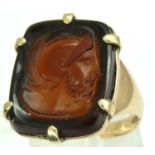 9ct gold Intaglio onyx set ring, size U, 5.7g. P&P Group 1 (£14+VAT for the first lot and £1+VAT for