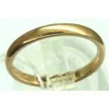 9ct gold wedding band, size O/P, 2.4g. P&P Group 1 (£14+VAT for the first lot and £1+VAT for