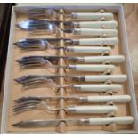 Fish knife and fork set, boxed. P&P Group 2 (£18+VAT for the first lot and £3+VAT for subsequent