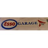 Cast iron ESSO Garage arrow, L: 40 cm. P&P Group 1 (£14+VAT for the first lot and £1+VAT for
