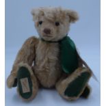 Deans Emerald Enry 54/100 bear, H: 30 cm. P&P Group 1 (£14+VAT for the first lot and £1+VAT for