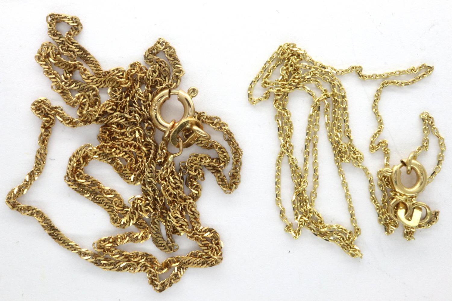 Two 9ct gold fine chains, 2.6g. P&P Group 1 (£14+VAT for the first lot and £1+VAT for subsequent