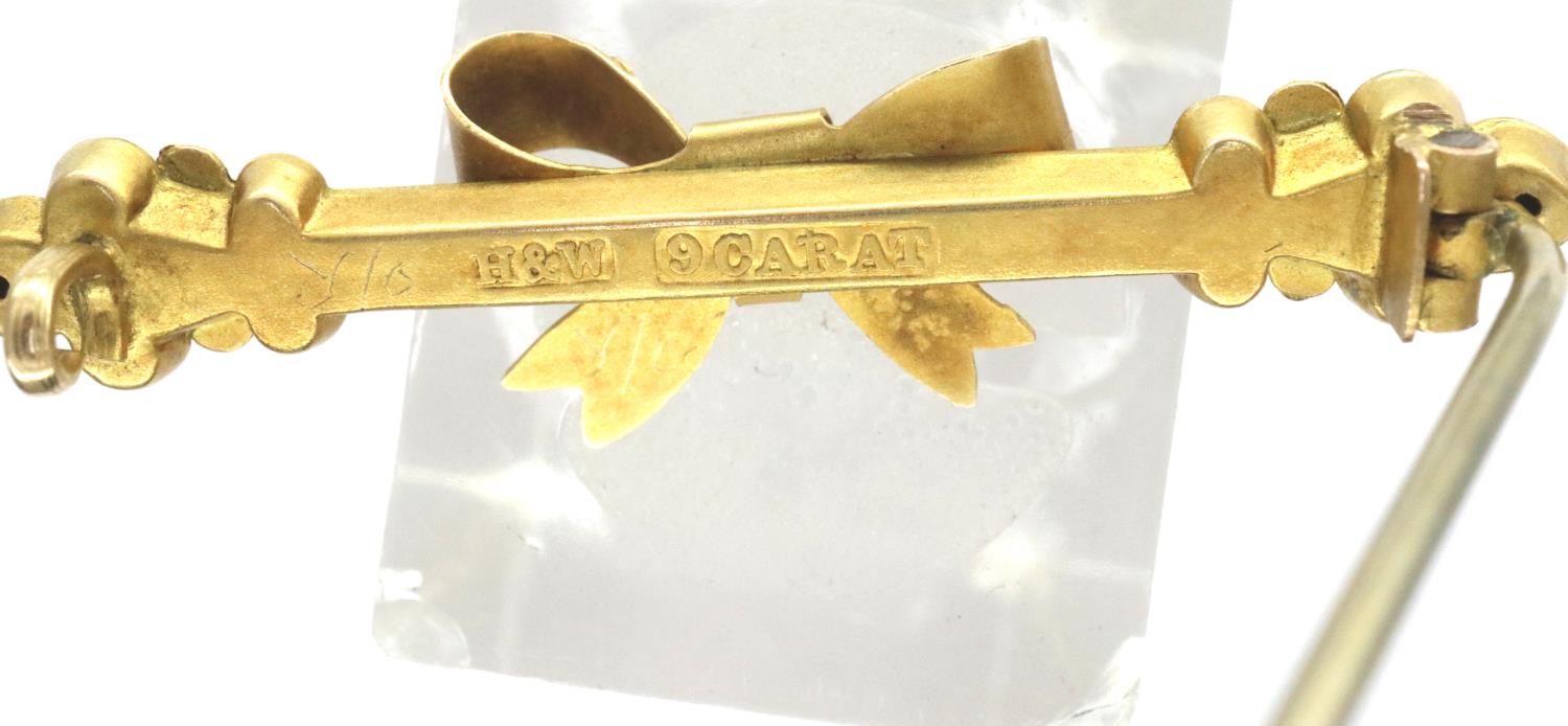 Victorian 9ct gold bar brooch with bow design, L: 45 mm, 1.7g. P&P Group 1 (£14+VAT for the first - Image 3 of 3