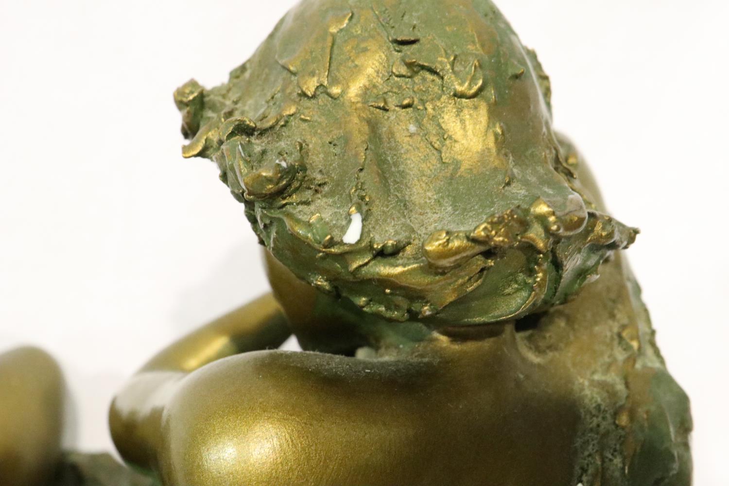 Bronzed figure of a nude female by G Viseutin, lacking a toe, L: 23 cm. P&P Group 2 (£18+VAT for the - Bild 6 aus 6