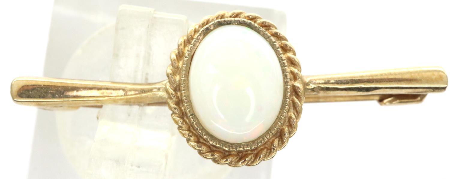 9ct gold opal set brooch, D: 30 mm, 1.8g. P&P Group 1 (£14+VAT for the first lot and £1+VAT for