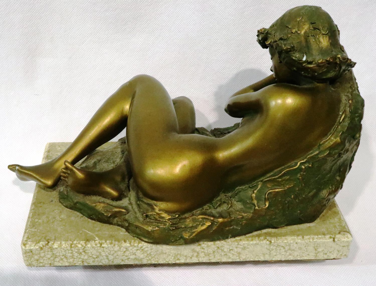 Bronzed figure of a nude female by G Viseutin, lacking a toe, L: 23 cm. P&P Group 2 (£18+VAT for the - Bild 5 aus 6