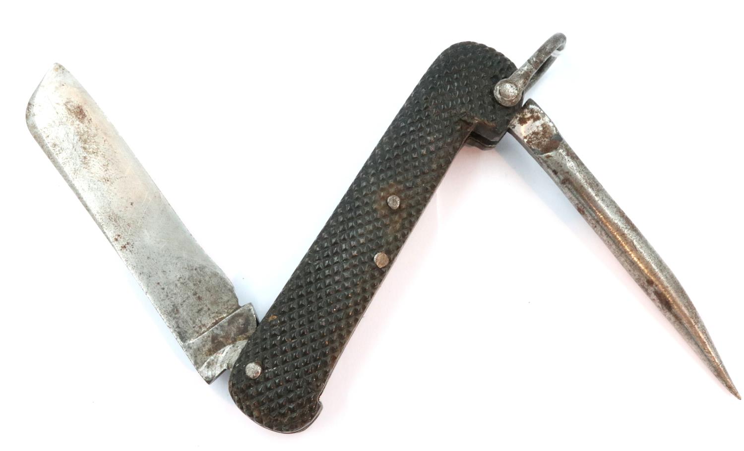 A Roberts of Sheffield folding knife with chequered grip. P&P Group 2 (£18+VAT for the first lot and