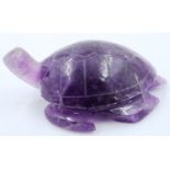 A Qing Dynasty carved purple jade zoomorphic turtle, L: 5 cm. P&P Group 2 (£18+VAT for the first lot