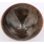 A southern Song Dynasty glazed hare fur bowl, footed, D: 10 cm, H: 4 cm. P&P Group 2 (£18+VAT for