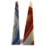 Two polished banded agate obelisks, largest H: 15 cm (2). P&P Group 2 (£18+VAT for the first lot and