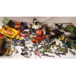 Collection of mixed Action Force figures and accessories. P&P Group 3 (£25+VAT for the first lot and