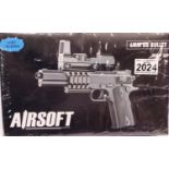 Airsoft 6 mm BB gun, boxed. P&P Group 2 (£18+VAT for the first lot and £3+VAT for subsequent lots)